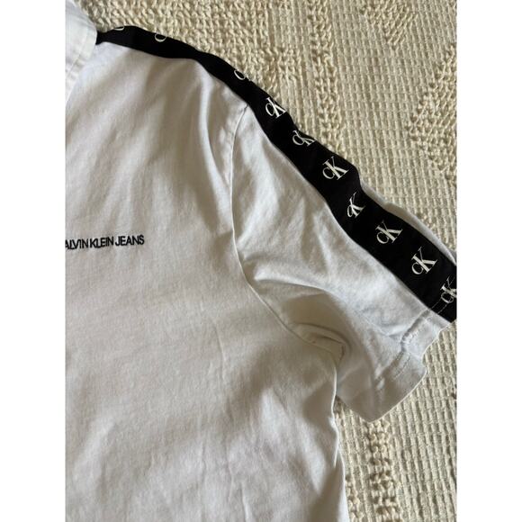 Calvin Klein Jeans White Polo Shirt Black Logo Ribbon Detail Size Small - Picture 7 of 14